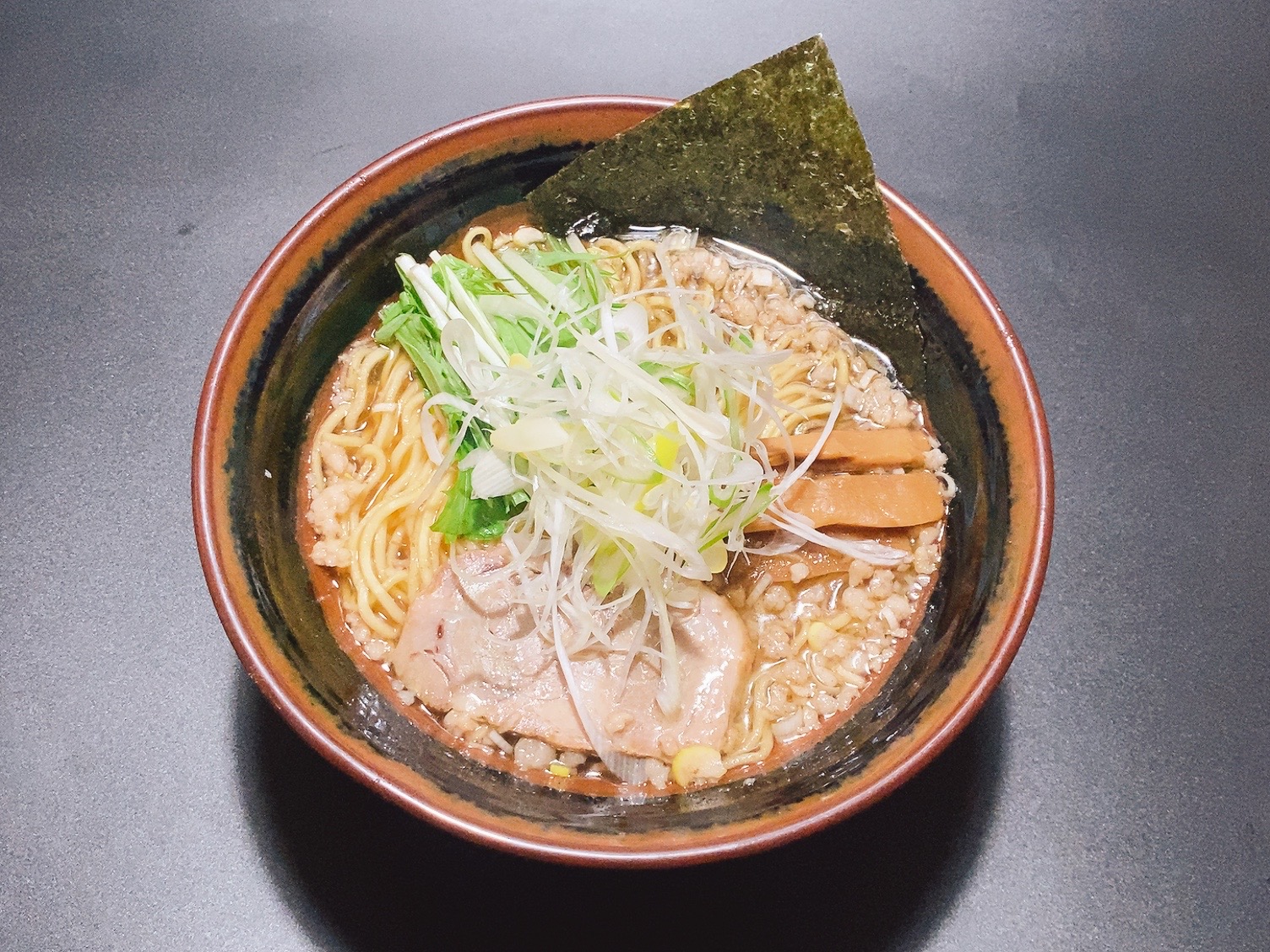 独自開発の「伸びにくくコシが強い」冷凍麺で、国内外に需要が拡大する冷凍ラーメン。お湯がいらないラーメンキッチンカーから始まり、3年で売上は5倍に成長